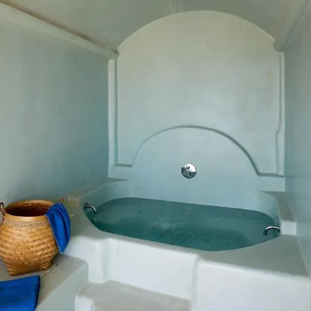 Bluewhite Suites & Villa Santorini Pýrgos Exterior foto